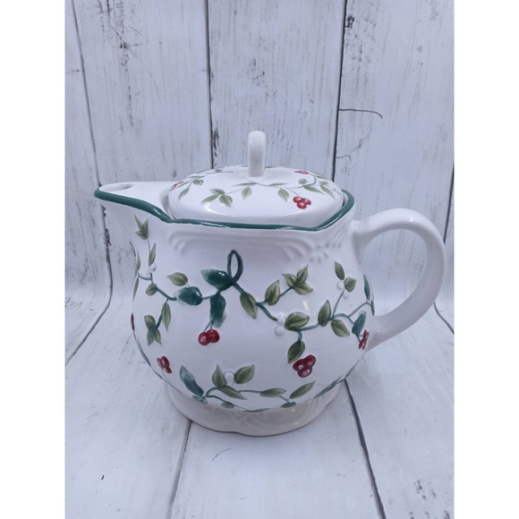 Vintage Pfaltzgraff Winterberry Tea Pot Holly & Berries - Picture 2 of 6